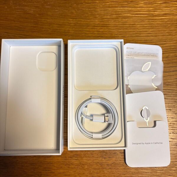iPhone 13 ピンク 箱 Lightningケーブル