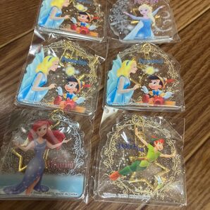 ガチャガチャキーホルダー