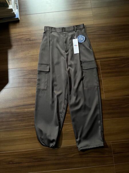 《新品》a.v.v 2wayサテンカーゴパンツ♪