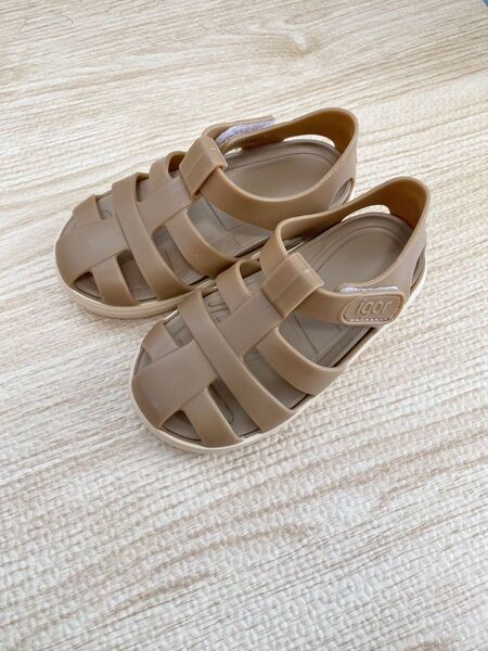 igor BAY TAUPE 23 サンダル