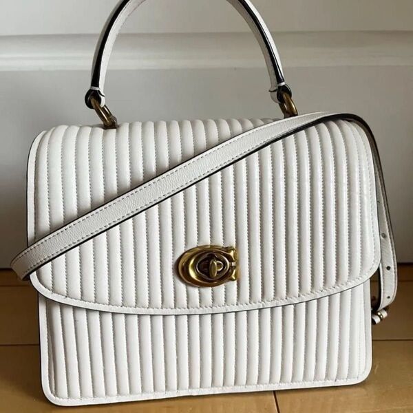 COACH ショルダーバッグ キルティング ホワイト