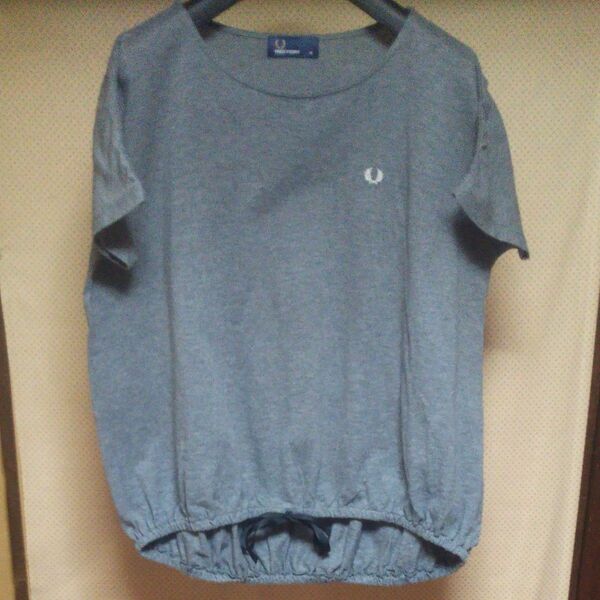 最終値下げ♪美品♪フレッドペリーFredPerryカットソーです♪ 半袖 グレー