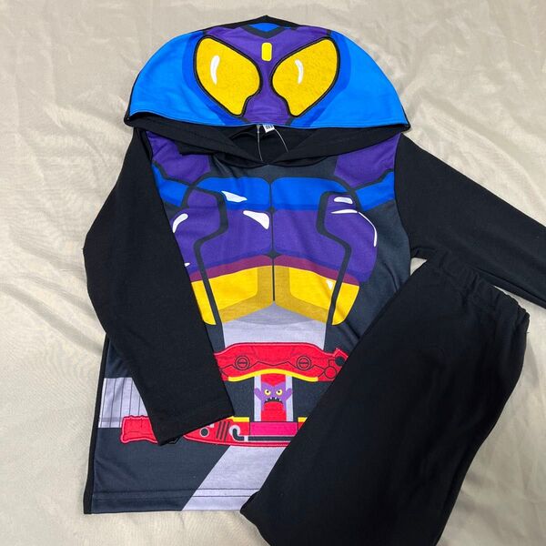 仮面ライダーガヴ なりきり 長袖 パジャマ 110cm 新品 未使用 薄手 男の子 仮面ライダー ガヴ ポッピングミフォーム