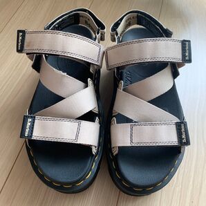 Dr. Martens キンバー ベージュ スポーツサンダル
