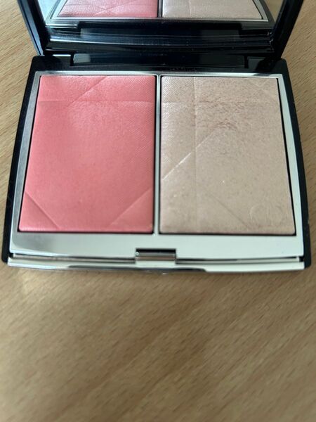 Dior ディオールスキンルージュブラッシュカラー&グロウ #257