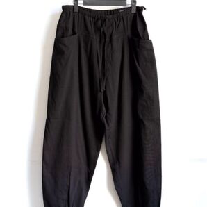 新品タグ付きcomoli 25SS コモリ オックスドローストリングパンツ 3