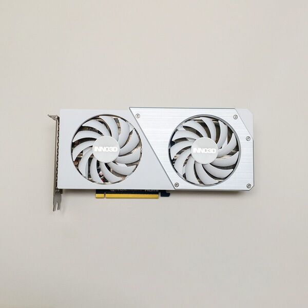 【即時発送】【美品】INNO3D GeForce RTX 4060 Ti 8GB TWIN X2 WHITE デュアルファンモデル
