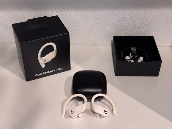 超人気!即売れ! 【正規品 Powerbeats Pro ホワイト】 即購入OK ワイヤレスイヤホン