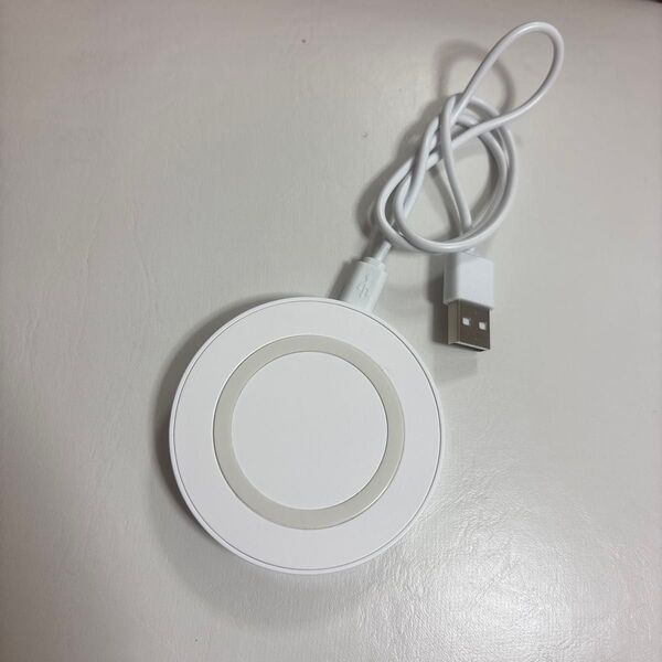ワイヤレス充電器 Qi ホワイト