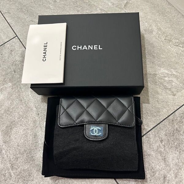 【CHANEL】クラシック スモール フラップ ウォレット 二つ折り 財布 マトラッセ ラムスキン シルバー金具