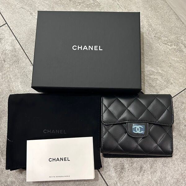 【CHANEL】クラシック スモール フラップ ウォレット 二つ折り 財布 マトラッセ ラムスキン シルバー金具
