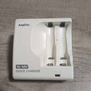 エネループ エボルタ充電器 SANYO NC-MDR02 単3、4充電可