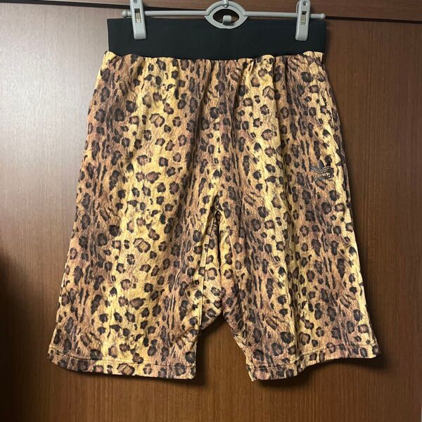 ADIDAS ヒョウ柄ショーツ サイズO
