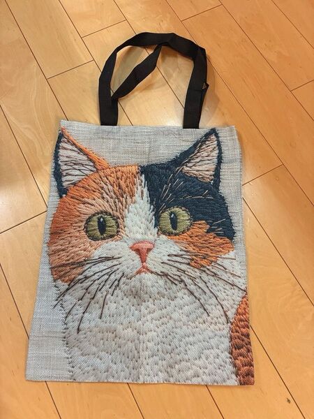 猫 エコバッグ トートバッグ三毛猫猫ちゃんバック肩掛けバック可愛いねこ両面同じデザインになります。大きめのバック雨の日用バック