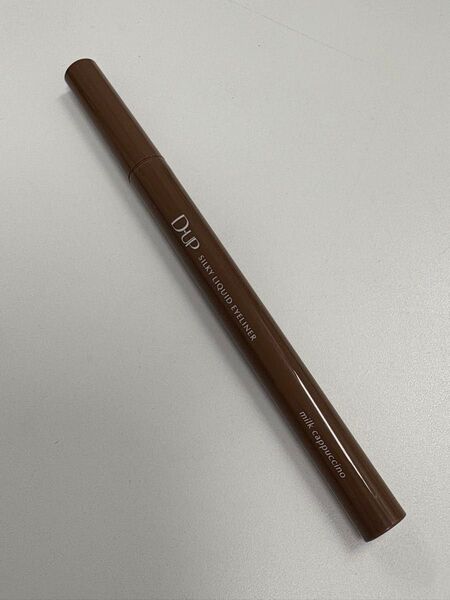 D-UP シルキーリキッドアイライナーWP ミルクカプチーノ