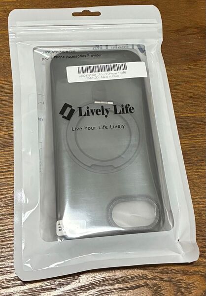 iPhone 16e カバー 黒(半透明)