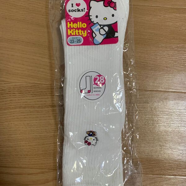 靴下 白 ハローキティ ロングソックス 長さ28cm サイズ23〜25cm