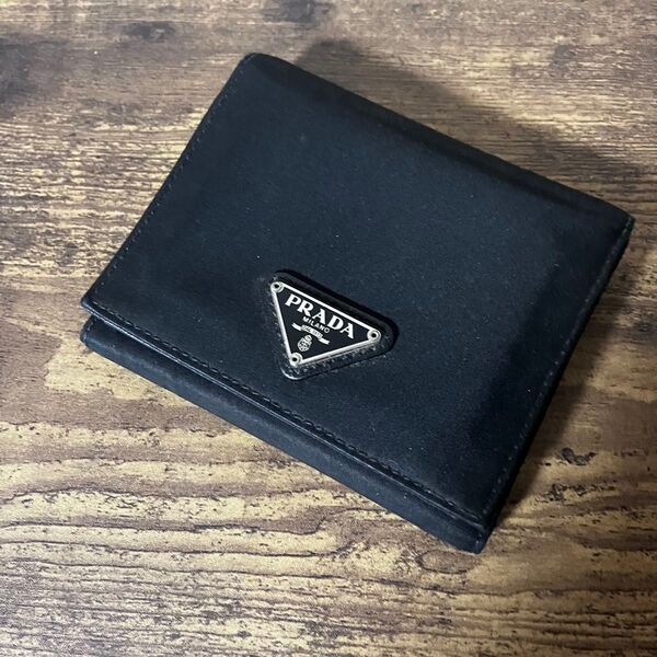 【新品未使用】PRADA / プラダ トライアルブランドタグ 三つ折り財布 ウォレット 札入れ 小銭入れ コンパクト長財布【黒】