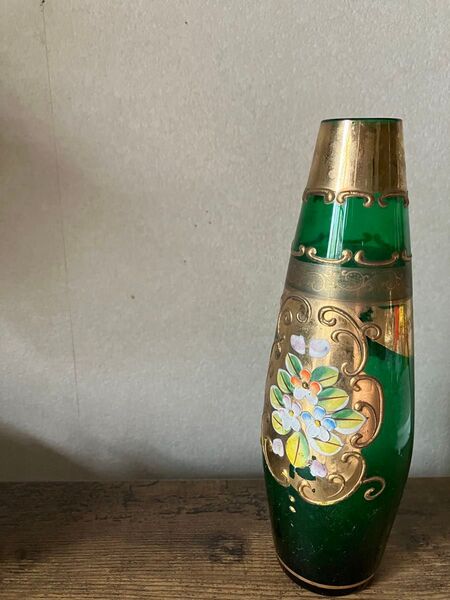 【昭和レトロ/当時物】ボヘミアンガラス風 昭和ガラス 一輪挿し 花瓶 フラワーベース 花瓶 花器 花生 置物【色】緑色