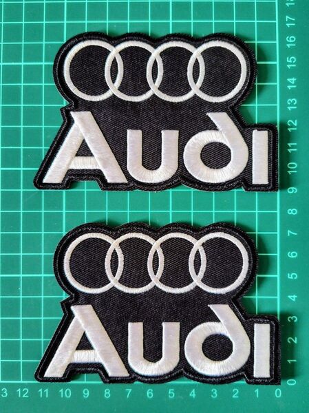 新品 アウディ アイロン 刺繍 ワッペン 2枚セット Mサイズ Audi