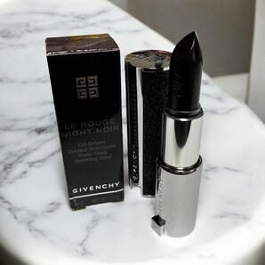 【新品】【未使用品】GIVENCHY ルージュ・ナイト・ノワール 01 ナイトインライト NIGHT リップ 口紅 ブラック ラメ