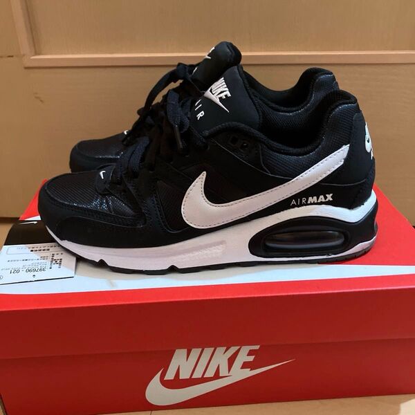 美品NIKE(ナイキ) ウィメンズ エアマックス コマンド 黒24.0cm 黒タグあり