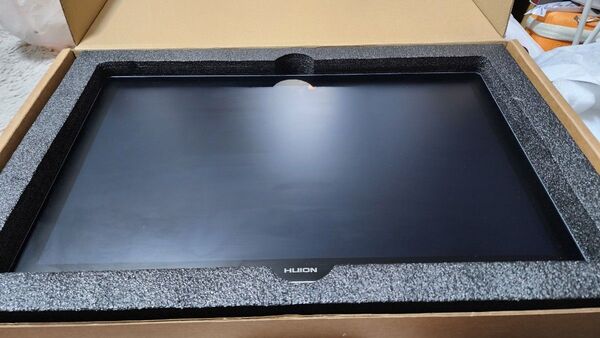 HUION Kamvas Pro 19 4K 液タブ