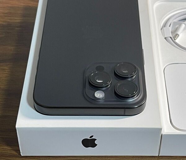 IPHONE 15 PRO MAX 1TB SIMフリー新品同様