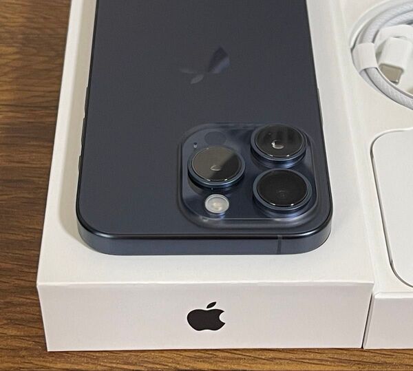 IPHONE 15 PRO 128GB SIMフリー超美品