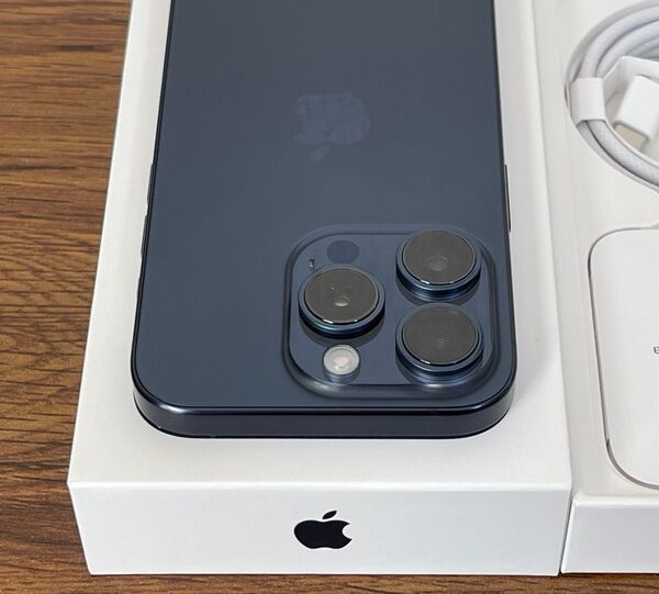 IPHONE 15 PRO 128GB SIMフリー超美品