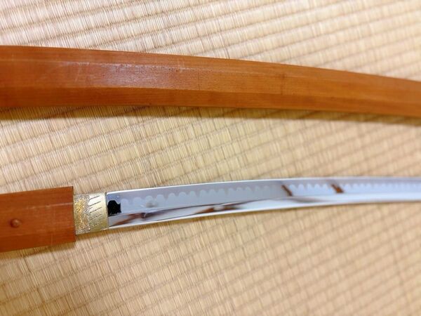日本刀、打刀 、模造刀、武具美術刀剣、居合稽古模擬刀 脇差 白鞘 鞘付き。
