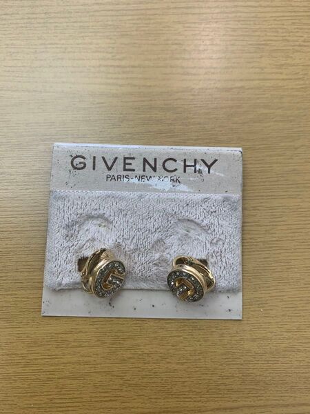 【最終値下げしました】GIVENCHY ジバンシィ イヤリング