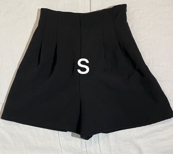 GRL ショートパンツ Sサイズ 黒 無地 aライン 足長効果 ウエストゴム 美シルエット 春夏