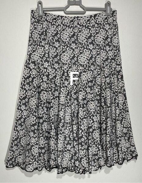 l'armoire de luxe フレアスカート フリーサイズ S M L F 膝丈 ミモレ丈 白黒 花柄 総柄