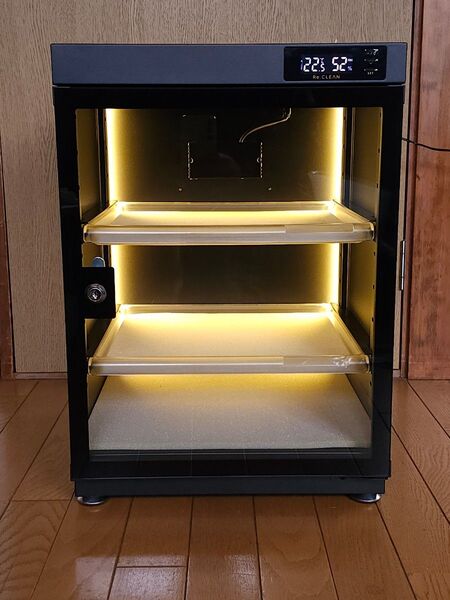 Re:CLEAN 防湿庫 70L NEXT 庫内充電可能 デジタル湿度計 庫内灯 カビ対策 鍵付き