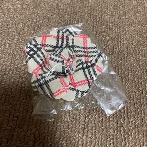 チェックのお花ブローチ