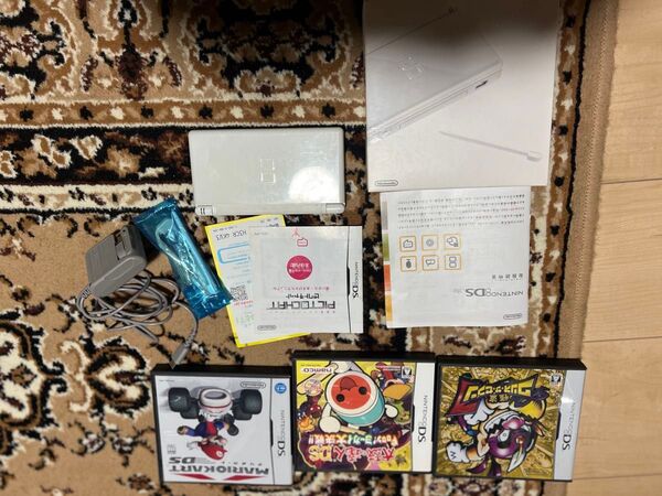 DS Lite 本体 箱付き 任天堂 Nintendo マリオ 太鼓の達人 ホワイト ソフト