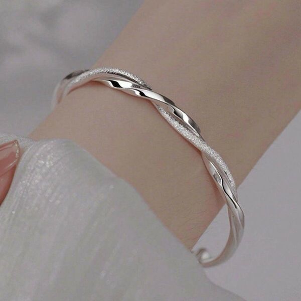 ツイスト ディテール バングル シルバーアクセサリー シンプル お洒落 冠婚葬祭 レディース643054