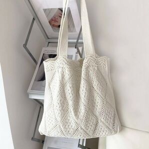 ミニマリスト クロシェバッグ 大容量 ボタニカル 編み込み模様 オフホワイト シンプル102273