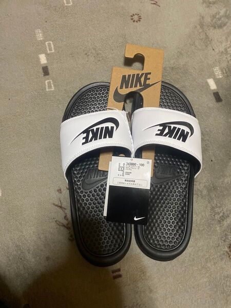 NIKE ベナッシJDI スライドサンダル ホワイト/ブラック 26cm