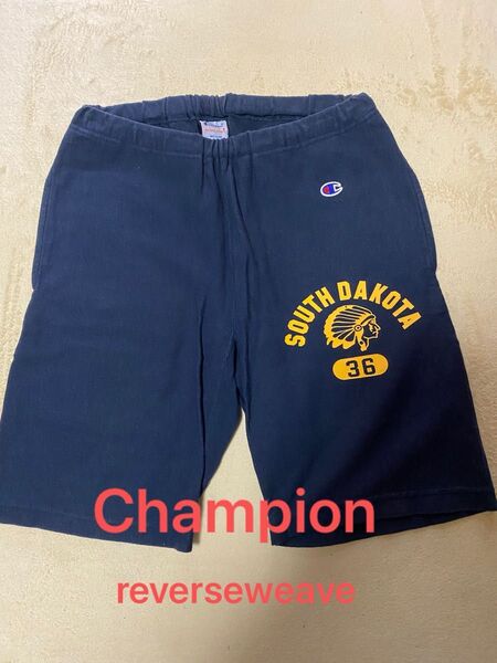 Champion reverseweave ハーフパンツ
