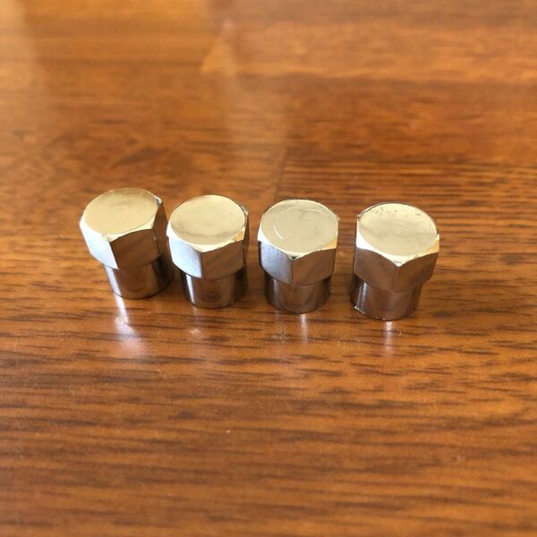 エアバルブキャップ フラットヘッド 4個セット タイヤバルブキャップ ホイールのワンポイントアクセントに