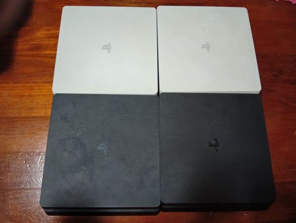 送料無料 プレステ4 ps4 cuh 2000 2100 2200 500GB本体