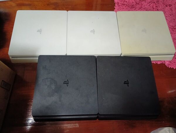 送料無料 cuh 2000 2100 2200 本体 プレステ4 500GB ps4
