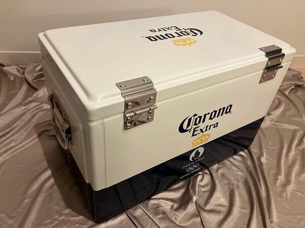 CORONA EXTRA クーラーボックス ~20本収納可能!アウトドアに最適~
