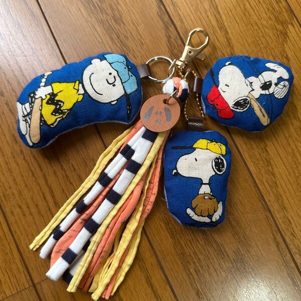 タッセルキーホルダー!スヌーピー!野球 チャリー!