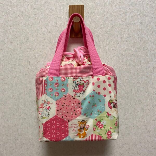 ハンドメイド 保冷保温お弁当袋 巾着袋 ランチバッグ ピンク色 お花柄