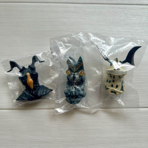 一番くじ 怪獣超大全 F賞 怪獣頭鑑 ウルトラマン エレキング バルタン星人 ゼットン 3体セット