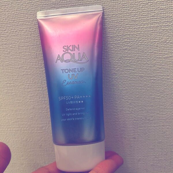 スキンアクア トーンアップUVエッセンス SPF50+ PA++++