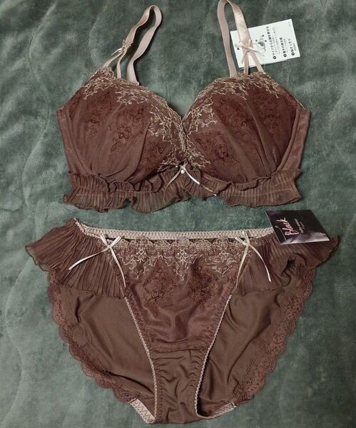 新品タグ付きF65ブラジャー&ショーツセット③